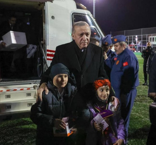 CUMHURBAŞKANIMIZ GÜNEYSU'DA